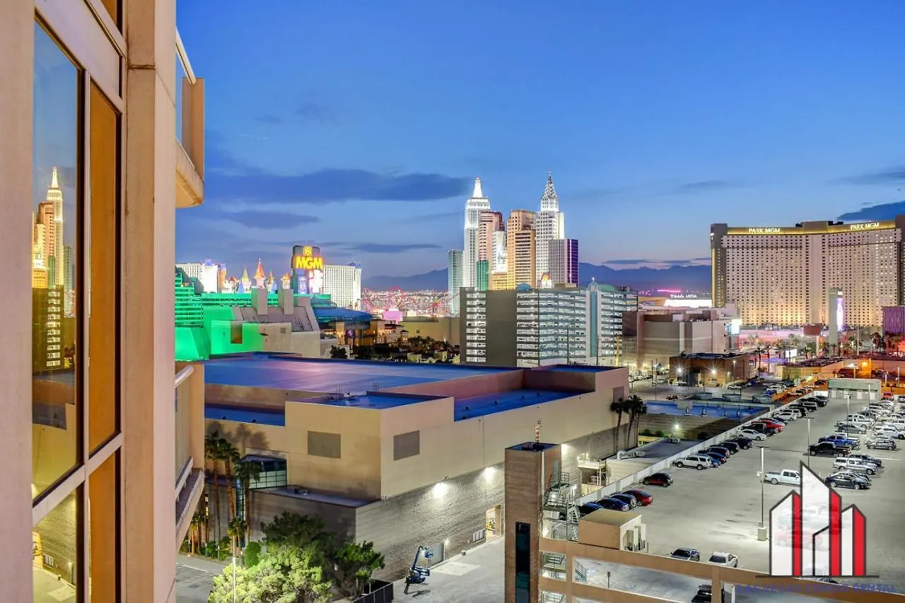 Mgm Signature-11-605 F1 Track & Strip View Balcony Las Vegas